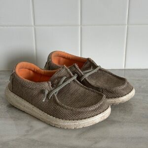 Hey Dude Wally Youth